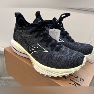Mizuno Energy Running Wave Neo Wind Tennis Shoes